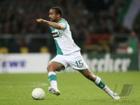 Fussball 1. Bundesliga: Bremen, OWOMOYELA Einzelaktion