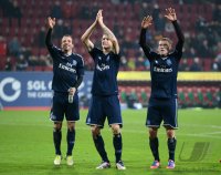Fussball 1. Bundesliga, Saison 2012/2013: Rafael van der Vaart, Marcell Jansen und Artjoms Rudnevs (v. li., Hamburger SV)