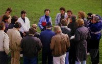 Fussball Malta - Deutschland:  Beckenbauer umringt von Journalisten