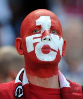 Fussball 1. Bundesliga : Lautern Fan mit bemaltem Gesicht