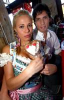 FUSSBALL 1. BUNDESLIGA: Bayern besucht das Oktoberfest