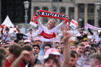 Fussball DFB Pokal Finale 24/25: Arminia Bielefeld - VfB Stuttgart, Public Viewing auf dem Schlossplatz
