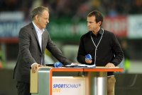 Fussball International EM 2012 Qualifikationsspiel:  Reinhold Beckmann mit TV Experte Mehmet Scholl