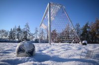 Fussball Bezirksliga 23/24: Schneebedeckter Platz beim SV Hirrlingen am Tuchhaeusle