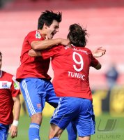 FUSSBALL, DFB Pokal 1. Hauptrunde:  Jonas Hummels, Mijo Tunjic (v. li., Unterhaching)
