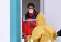 Corona Teststelle Tuebingen: Corona-Drive-In auf dem Tuebinger Festplatz