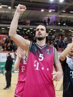 Basketball 1. Bundesliga 15/16 Hauptrunde: Walter Tigers Tuebingen - Telekom Baskets Bonn