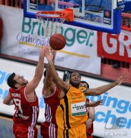 Basketball 1. Bundesliga 2012/2013:  Walter Tigers Tuebingen - FC Bayern Muenchen