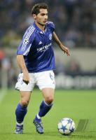 Fussball CL: Schalke, ALTINTOP Einzelaktion am Ball