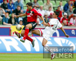 Fussball DFB-Pokal: Leverkusen (A) - Stuttgart, Zweikampf