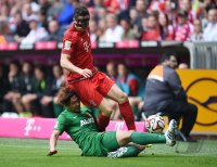 Fussball 1. Bundesliga Saison 14/15: FC Bayern Muenchen -  FC Augsburg