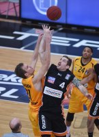 Basketball 1. Bundesliga 14/15 Hauptrunde:  Walter Tigers Tuebingen - ratiopharm Ulm