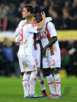 Fussball 1. Bundesliga, Saison 2011/2012: Schlussjubel mit Matthias Ostrzolek, Sebastian Langkamp, Gibril Sankoh (v. li., FC Augsburg)