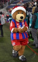 Fussball 1. Bundesliga Saison 14/15: FC Bayern Muenchen Maskottchen Berni
