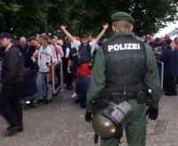 Polizeibereitschaft am Muenchner Olympiastadion