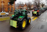 Landwirte demonstrieren in ganz Deutschland, Staffelfahrt durch Rottenburg (Kreis Tuebingen)
