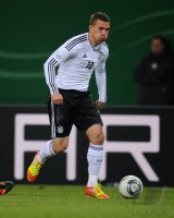 FUSSBALL INTERNATIONAL: Deutschland, PODOLSKI am Ball