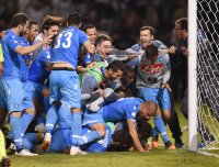 Fussball Supercoppa Italia Finale 2014 in Doha: JUBEL SSC Neapel