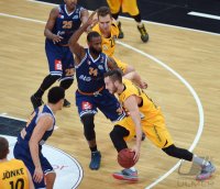 Basketball 1. Bundesliga 14/15 Hauptrunde:  Walter Tigers Tuebingen - Eisbaeren Bremerhaven