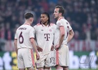 Fussball International CHL 24/25: FC Bayern Muenchen - Bayer 04 Leverkusen