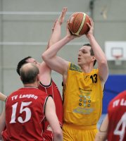 Basketball   UE 40    SV 03 Tuebingen - TV Langen