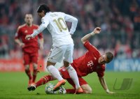 FUSSBALL INTERNATIONAL  CHL HALBFFINALE 11/12:  FC Bayern Muenchen - Real Madrid