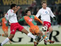 Fussball 1. Bundesliga: Koeln - Bremen, Zweikampf