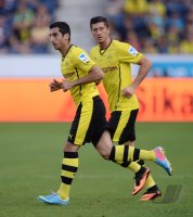 FUSSBALL 1. Bundesliga 13/14: Henrikh Mkhitaryan (Borussia Dortmund) und Robert Lewandowski (Borussia Dortmund)