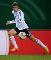 FUSSBALL INTERNATIONAL: Deutschland, MUELLER am Ball