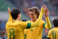 FUSSBALL INTERNATIONAL:  Kaka und David Luiz (v. li., Brasilien)