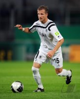 FUSSBALL, DFB Pokal 1. Hauptrunde: 1860 Muenchen, AIGNER am Ball