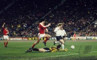 Fussball Deutschland-Oesterreich:   Pezzey, Koncilia, Rummenigge