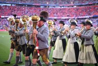 Fussball 1. Bundesliga 24/25: FC Bayern Muenchen feiert die 34. Deutschen Meisterschaft