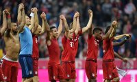 Fussball 1. Bundesliga Saison 15/16: FC Bayern Muenchen - VfB Stuttgart