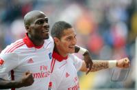 Fussball 1. Bundesliga : JUBEL nach dem Tor zum 1:3 Guy Demel, Paolo Guerrero (v. li., Hamburger SV)