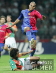 Fussball UCL Quali: Bremen - Basel, Zweikampf