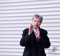 Uebergabe Corona-Schnelltests an Tuebingens Oberbuergermeister Palmer (Die Gruenen)