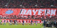 Fussball 1. Bundesliga Saison 16/17: FC Bayern Muenchen - FC Schalke 04