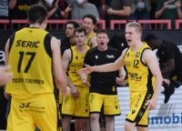 Basketball 2. Liga 21/22 Playoff Viertelfinale: Tigers Tuebingen - Eisbaeren Bremerhaven