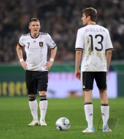 Fussball International EM 2012 Testspiel:  Bastian SCHWEINSTEIGER mit Thomas MUELLER (v. li., Deutschland)