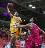 Basketball 1. Bundesliga 15/16 Hauptrunde: Walter Tigers Tuebingen - Telekom Baskets Bonn