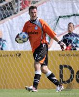 Fussball DFB Pokal: Torwart Dennis Eilhoff (Bielefeld)