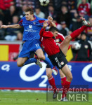Fussball Bundesliga: Leverkusen - Kaiserslautern, Zweikampf
