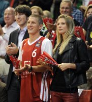1. Basketball  Bundesliga : Bastian Schweinsteiger (FC Bayern Muenchen) mit Freundin Sarah Brandner