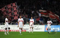 Fussball 1. Bundesliga : Cacau, Serdar Tasci, Arthur Etienne Boka (v. li., VfB Stuttgart)