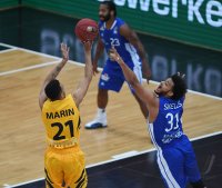Basketball 1. Bundesliga 16/17 Hauptrunde: Walter Tigers Tuebingen - FRAPORT SKYLINERS Frankfurt