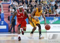 Basketball 1. Bundesliga 2012/2013:  Walter Tigers Tuebingen - FC Bayern Muenchen