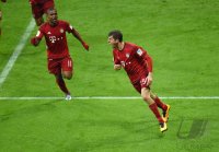 Fussball 1. Bundesliga Saison 15/16: JUBEL FC Bayern Muenchen