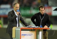 Fussball International EM 2012 Qualifikationsspiel:  Reinhold Beckmann mit TV Experte Mehmet Scholl