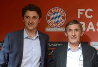 Basketball 1. Bundesliga 2012/2013:  Sportdirektor Marko Pesic mit Trainer Svetislav Pesic (v. li., FC Bayern Muenchen)